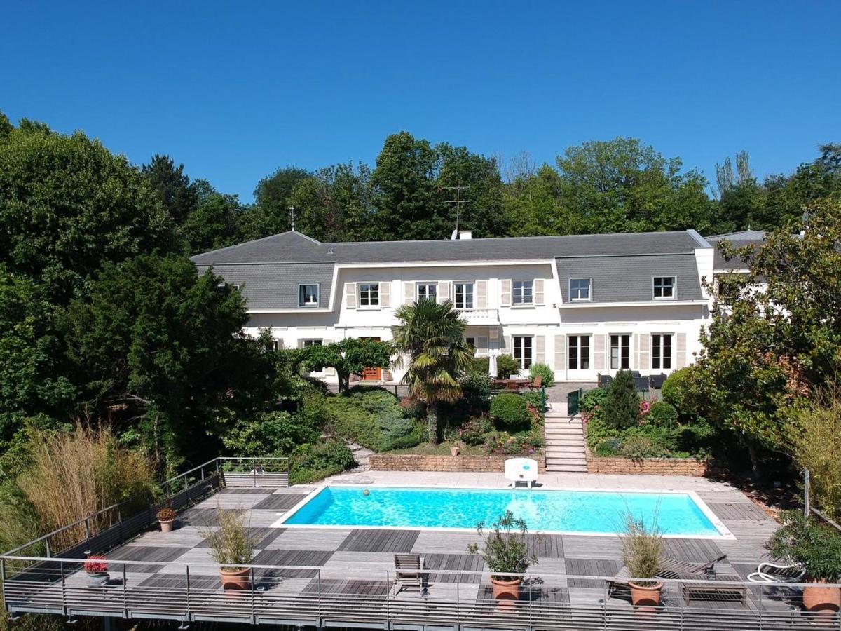 La Souveraine Saint-Genis-Laval Exterior photo